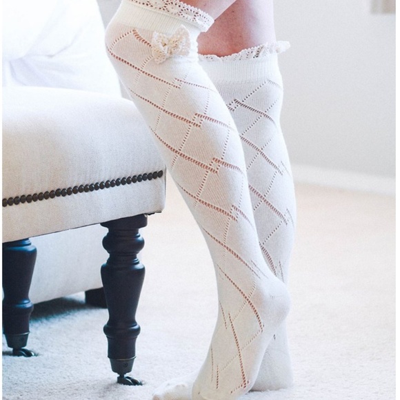 Ivory Pointenelle Socks with Lace Trim - Picture 2 of 3